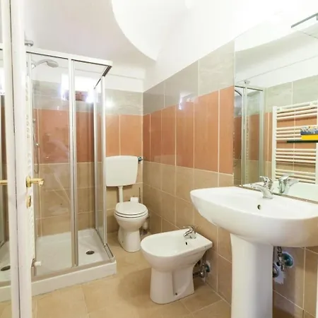 Grosse In Mit Garten Und Panoramablick Apartman Carro
