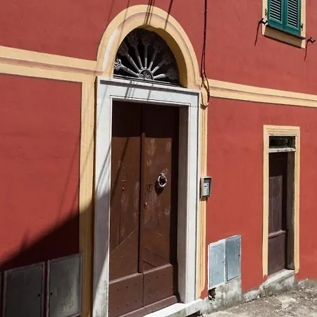 Grosse In Mit Garten Und Panoramablick Apartman Carro