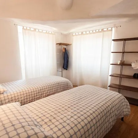 Apartman Grosse In Mit Garten Und Panoramablick Carro