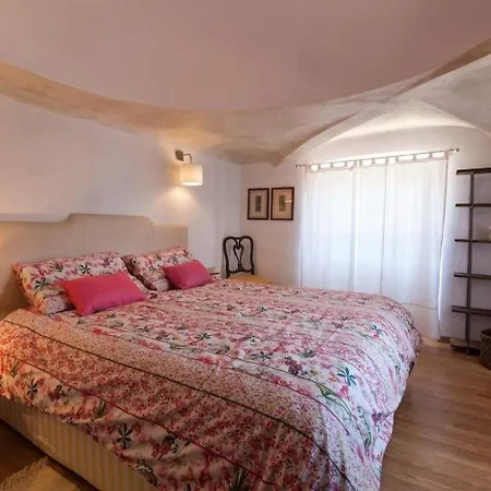 Grosse In Mit Garten Und Panoramablick Apartman